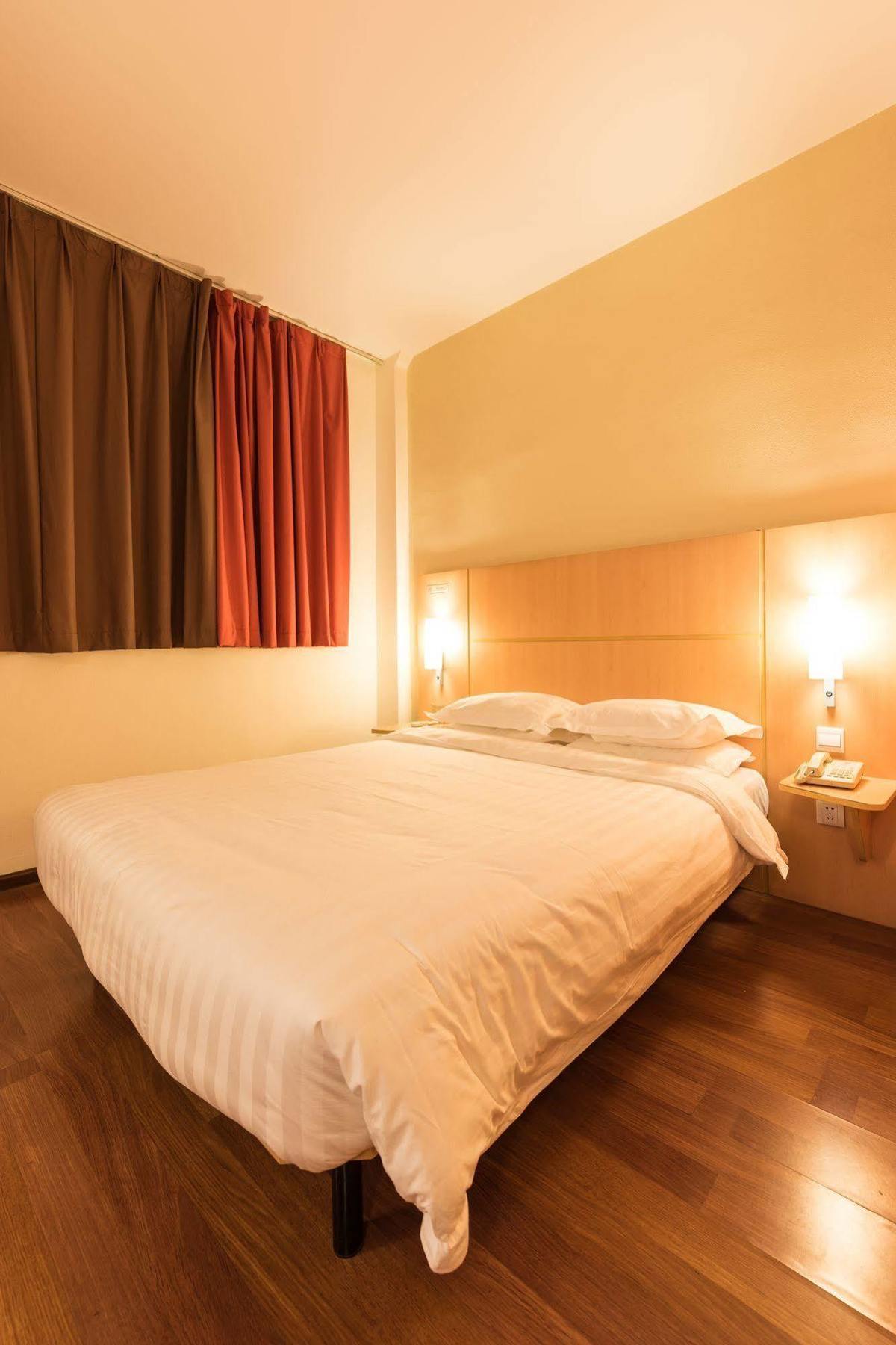 Ibis Shanghai Xujiahui Extérieur photo